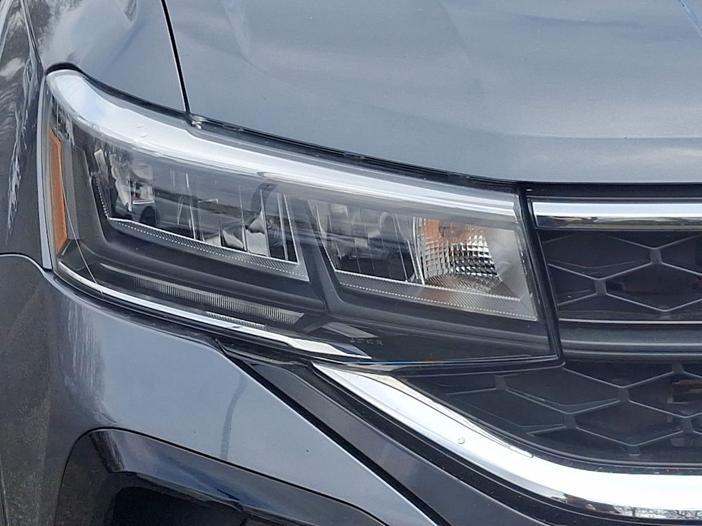 2023 Volkswagen Taos SE 28