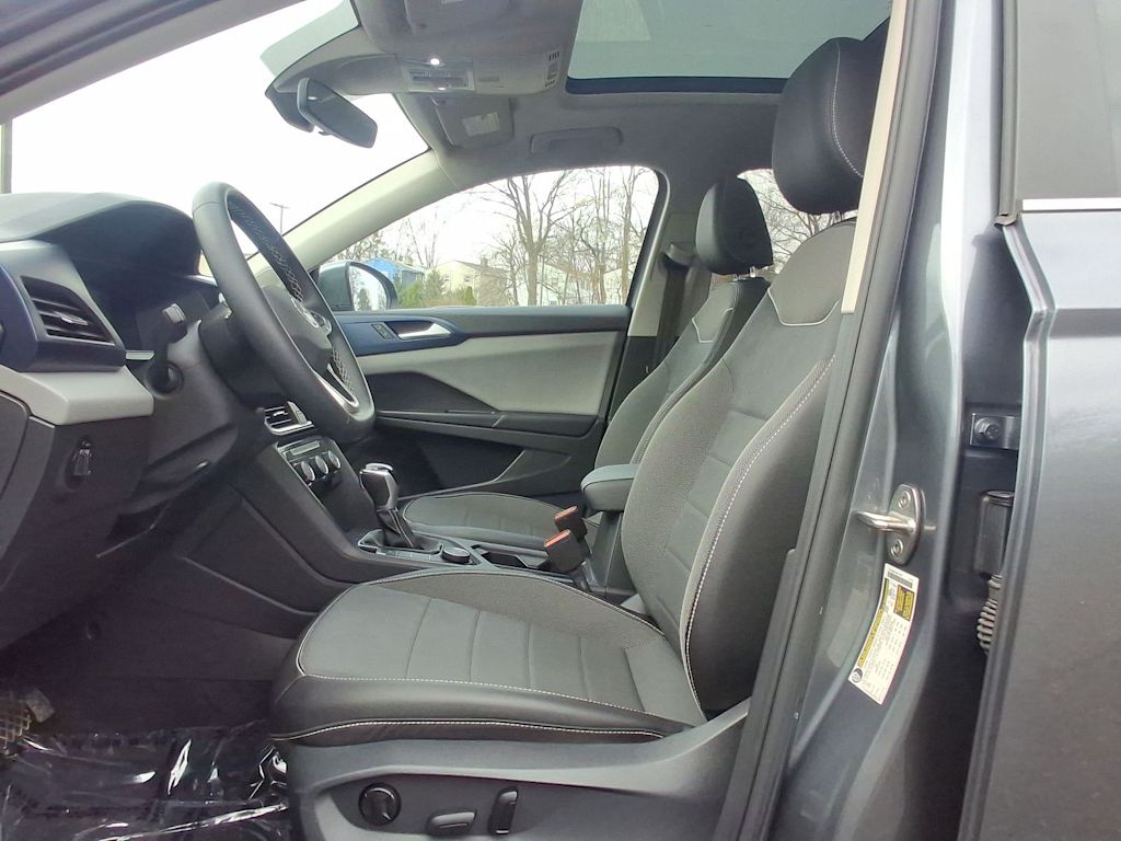 2023 Volkswagen Taos SE 10