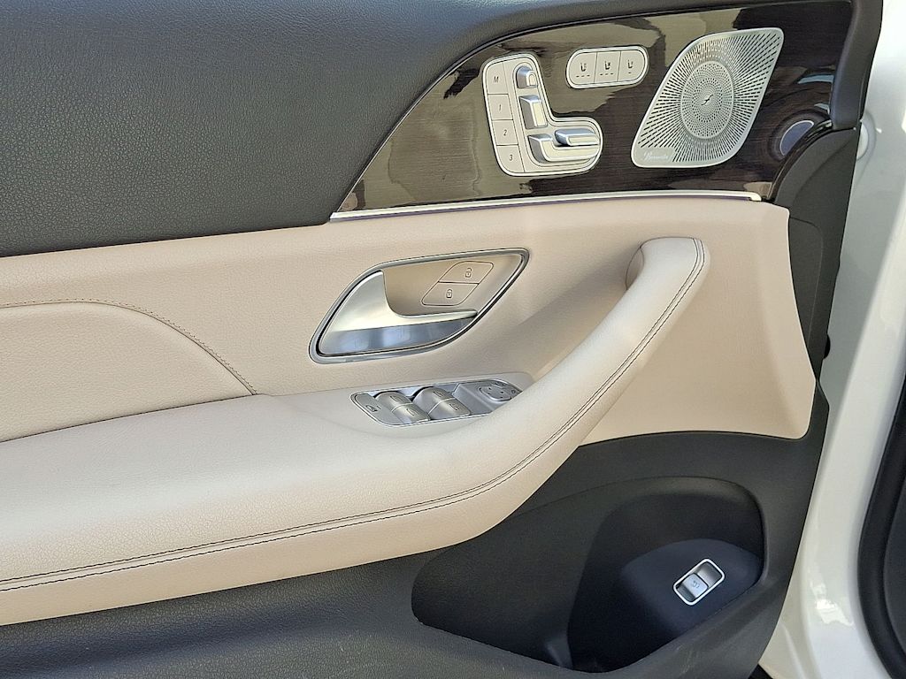 Thumbnail: 2020 Mercedes-Benz GLS - 18