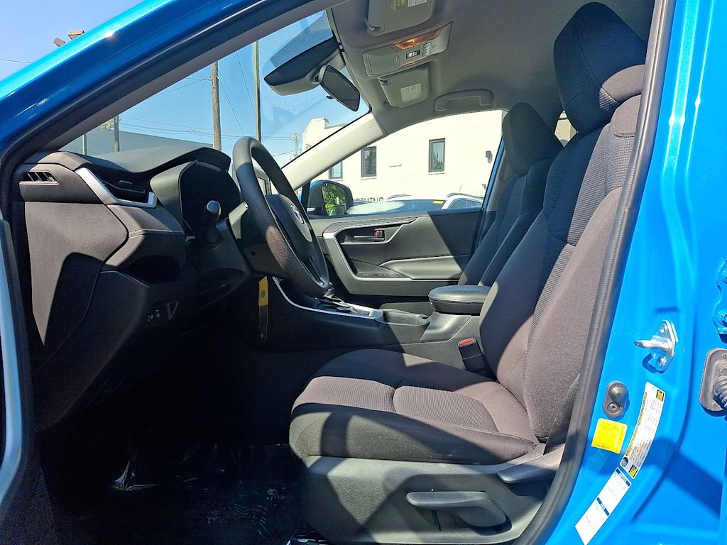 Thumbnail: 2021 Toyota RAV4 - 9