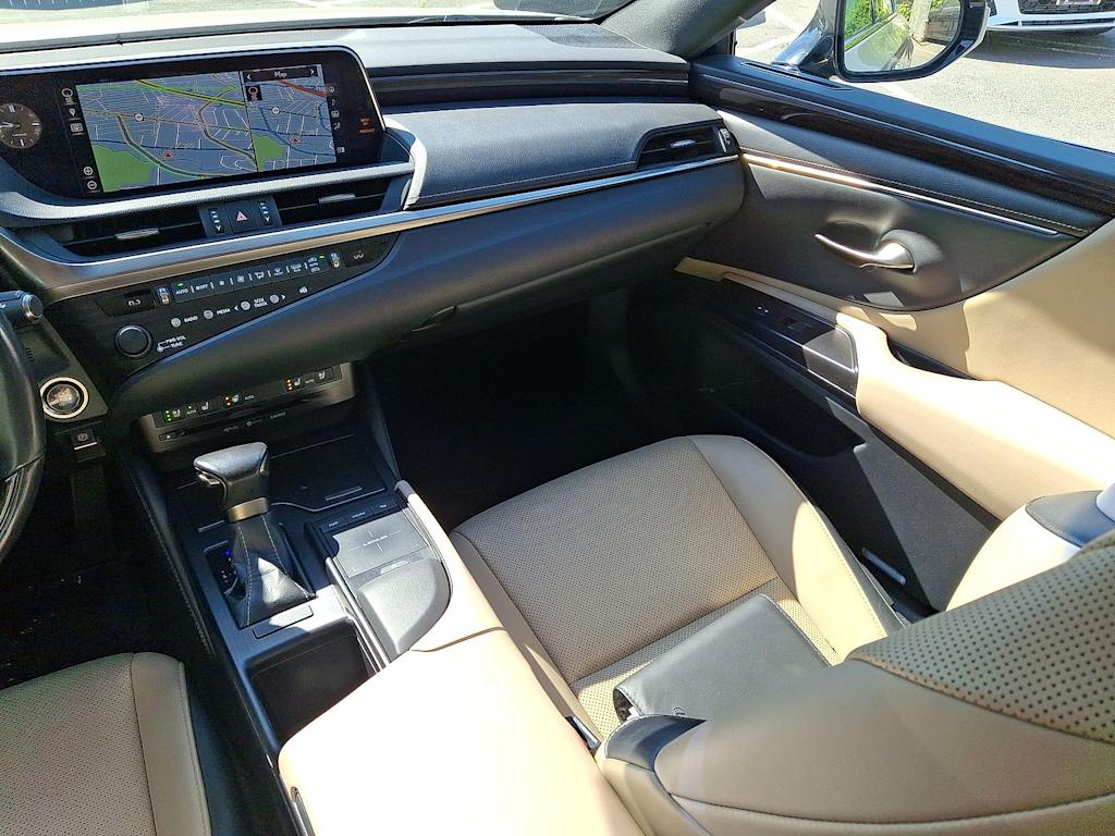 Thumbnail: 2019 Lexus ES - 9