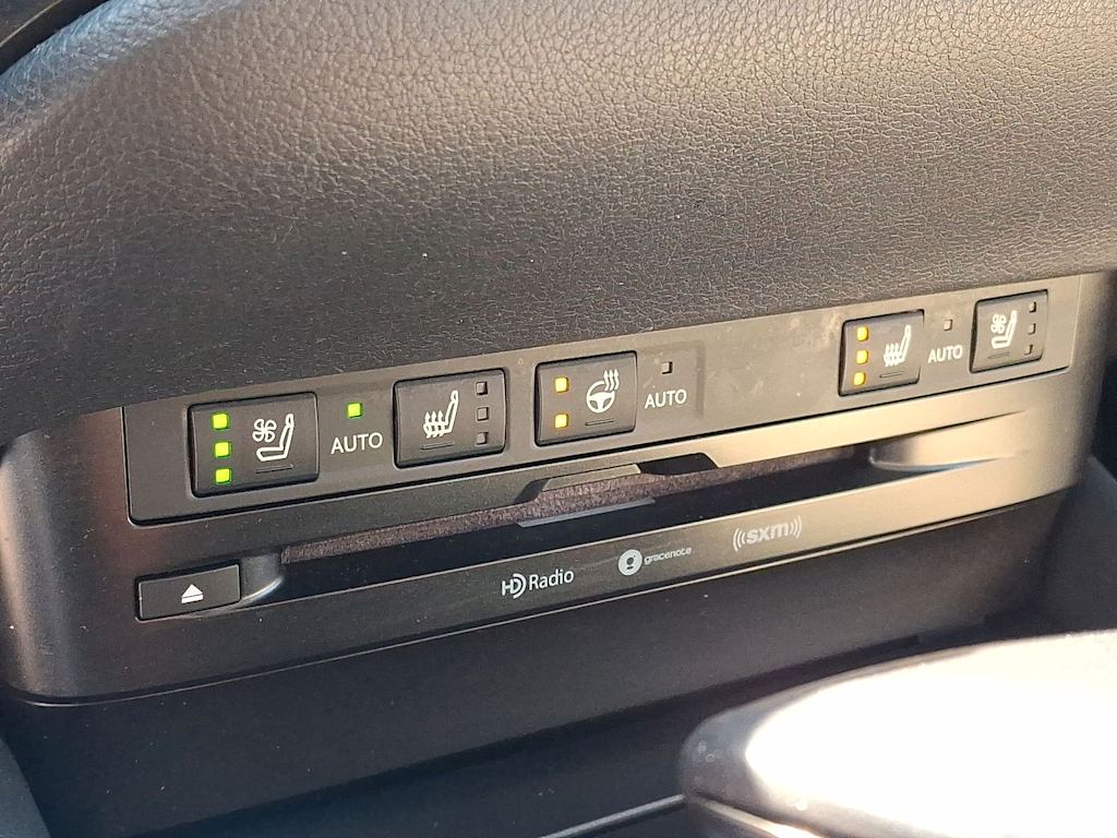 Thumbnail: 2019 Lexus ES - 29
