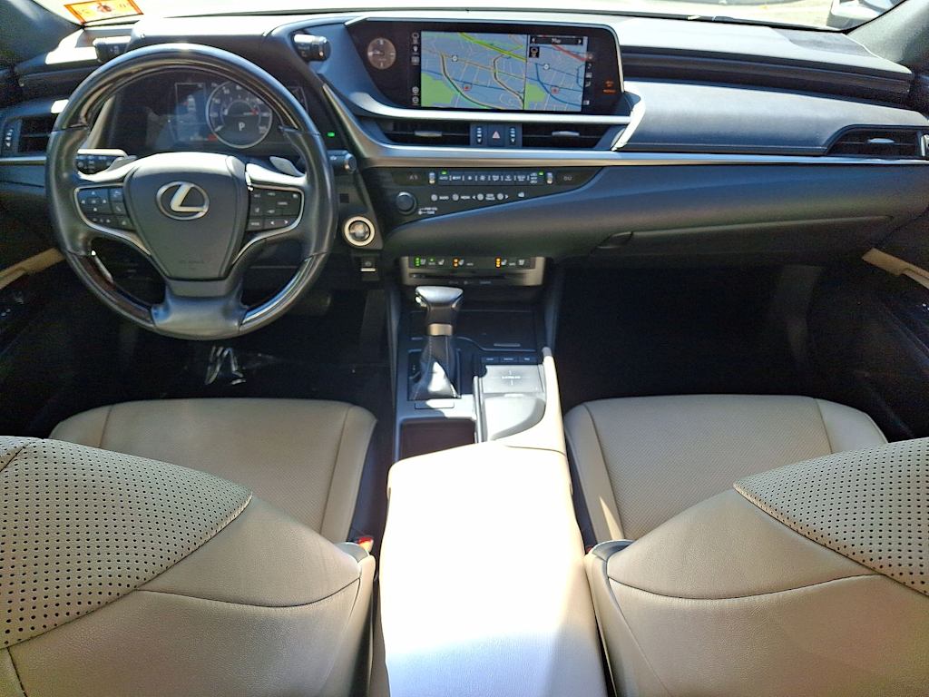 Thumbnail: 2019 Lexus ES - 2