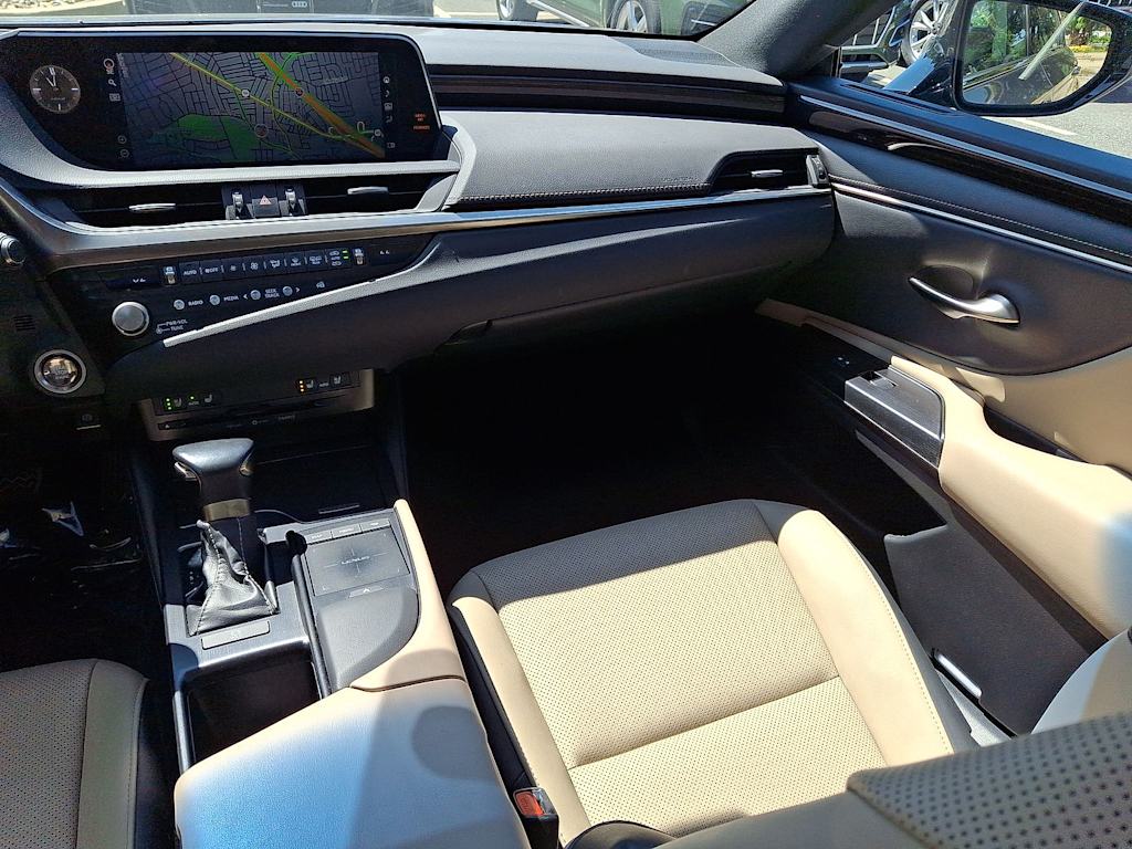 Thumbnail: 2021 Lexus ES - 9