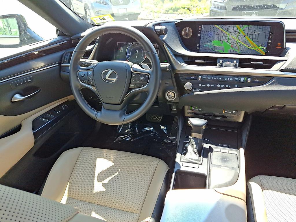 Thumbnail: 2021 Lexus ES - 12