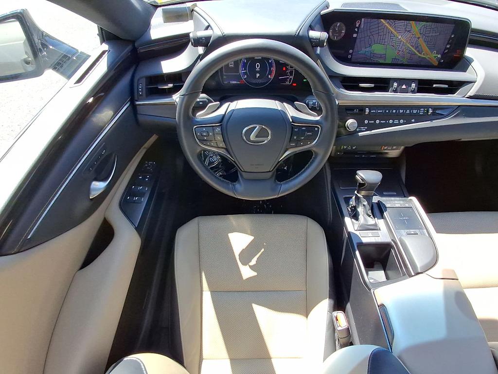 Thumbnail: 2021 Lexus ES - 29