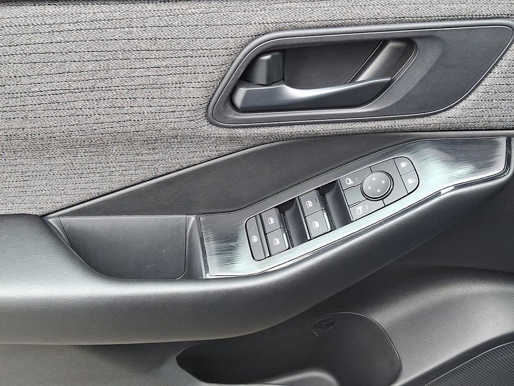 2023 Nissan Rogue S 20
