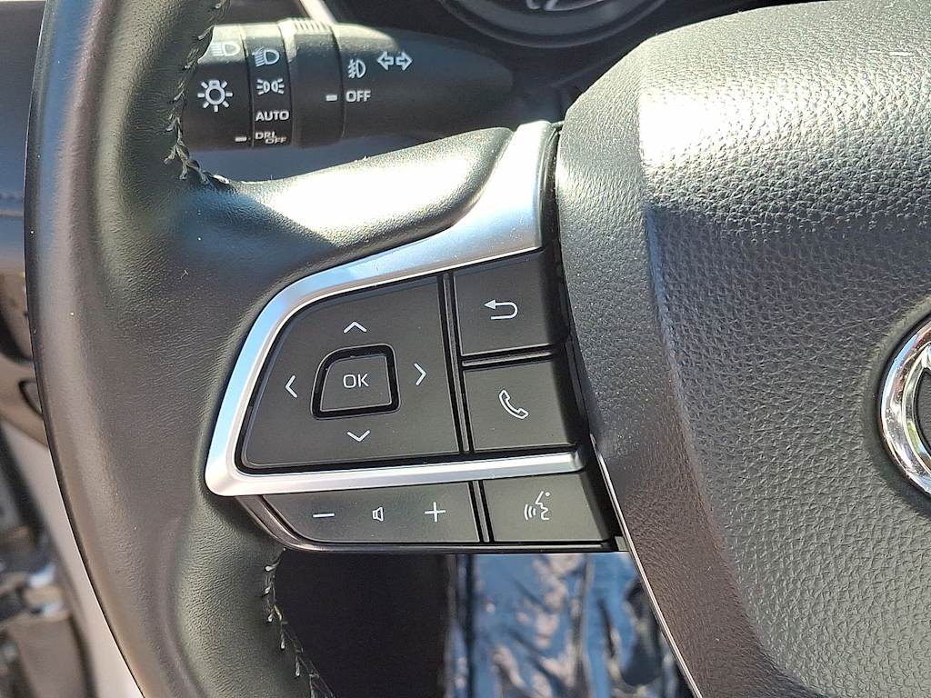 Thumbnail: 2020 Toyota Highlander - 18