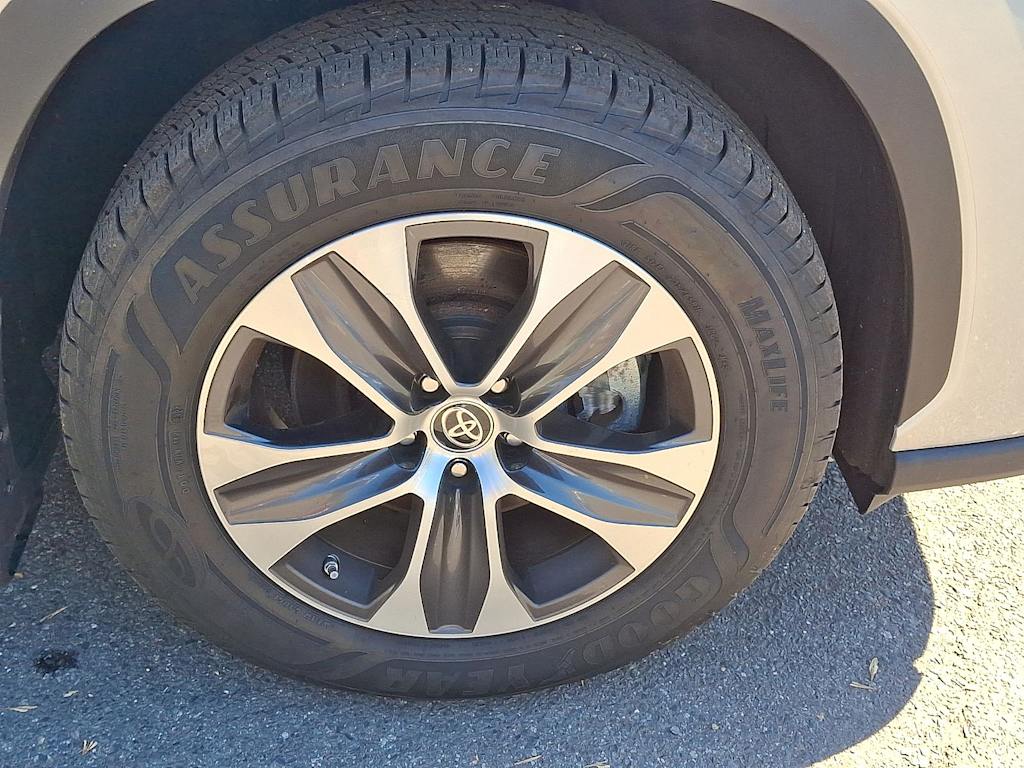 Thumbnail: 2020 Toyota Highlander - 7