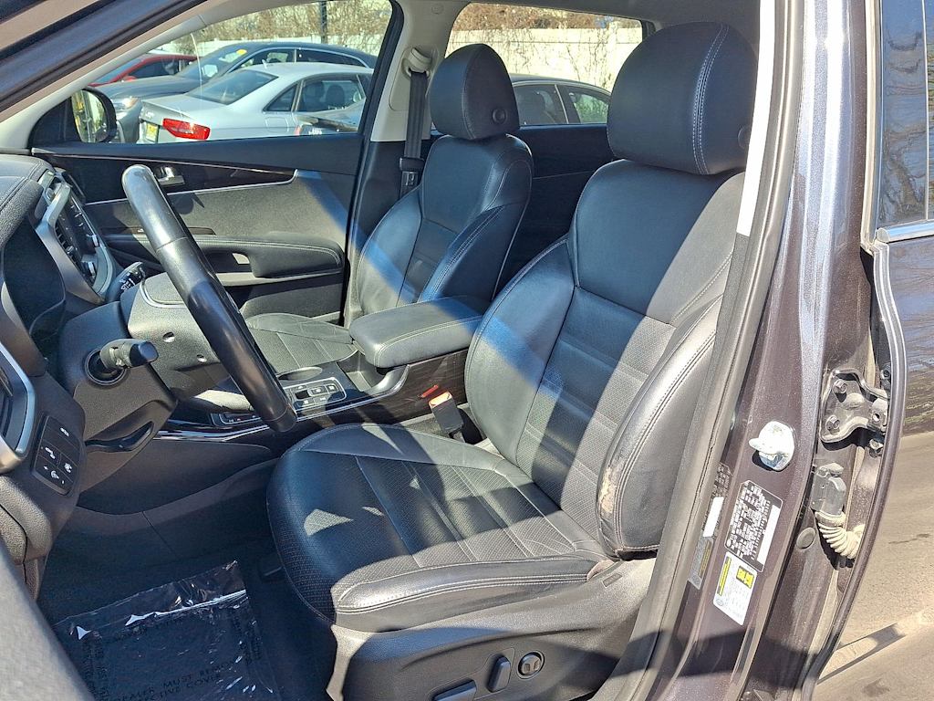 Thumbnail: 2019 Kia Sorento - 8