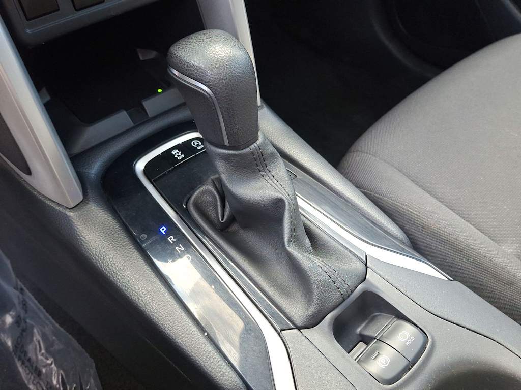 2024 Toyota Corolla Cross LE 12