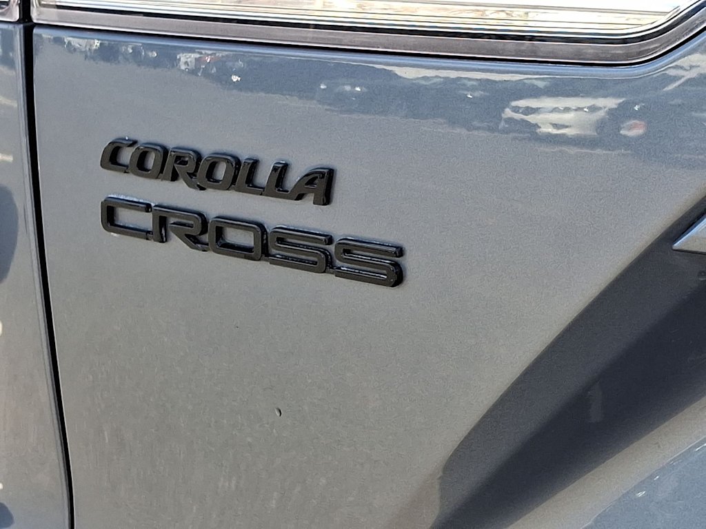 2024 Toyota Corolla Cross LE 24