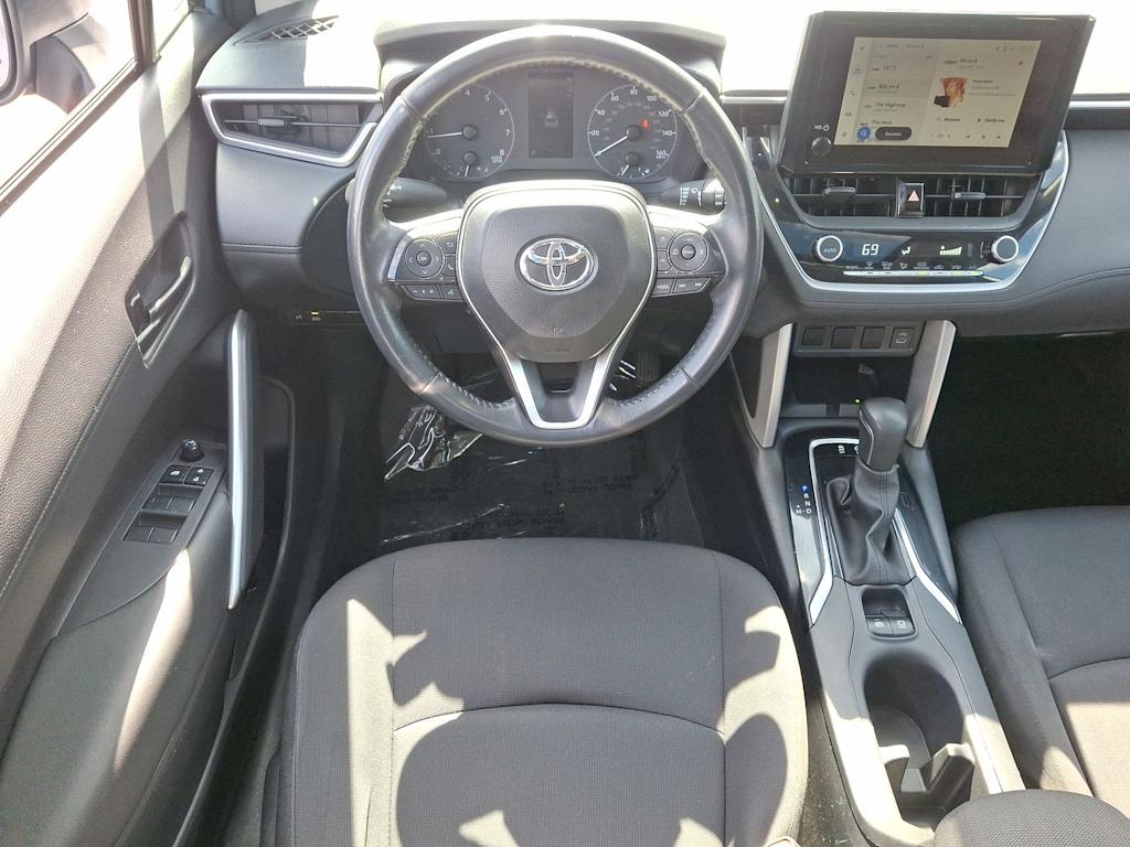 2024 Toyota Corolla Cross LE 2