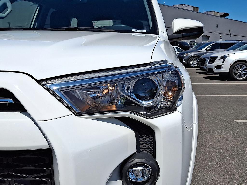Thumbnail: 2022 Toyota 4Runner - 34