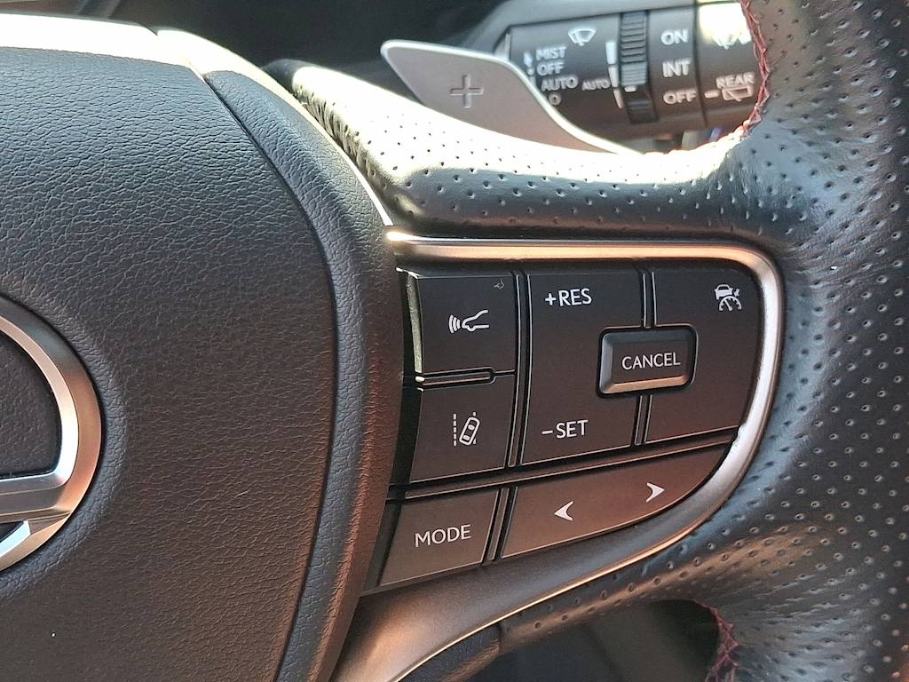 Thumbnail: 2021 Lexus UX - 22