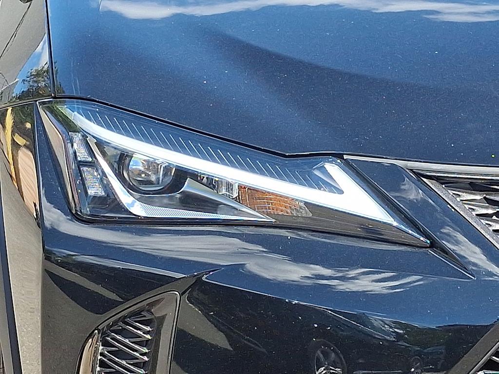 Thumbnail: 2021 Lexus UX - 28