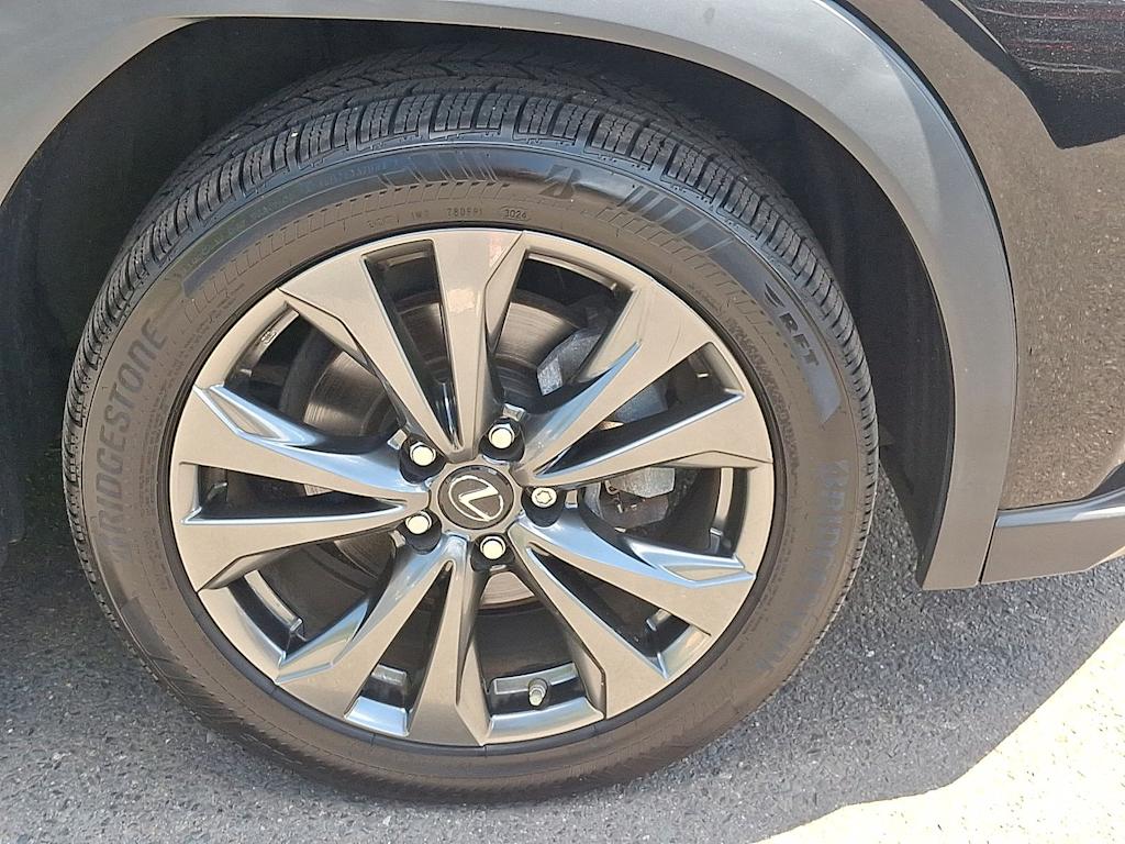 Thumbnail: 2021 Lexus UX - 8