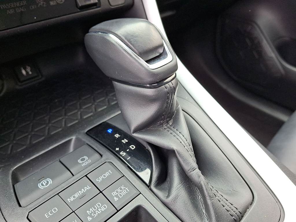 Thumbnail: 2019 Toyota RAV4 - 12