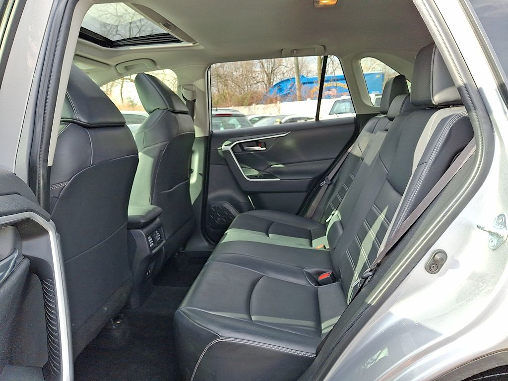 Thumbnail: 2019 Toyota RAV4 - 10