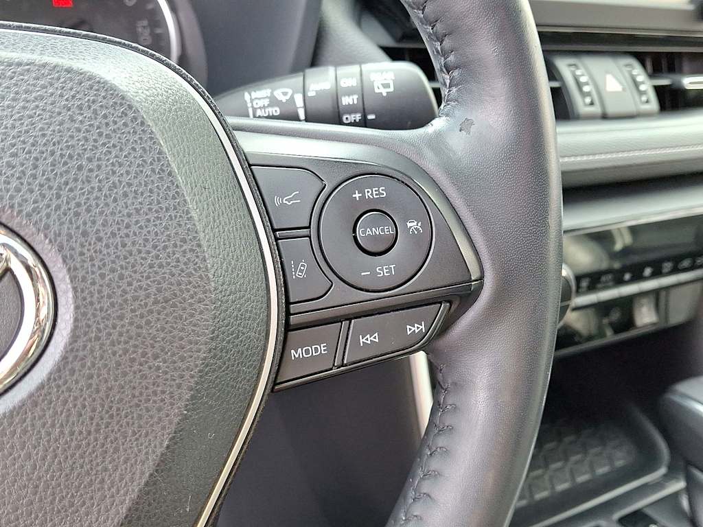 Thumbnail: 2019 Toyota RAV4 - 23