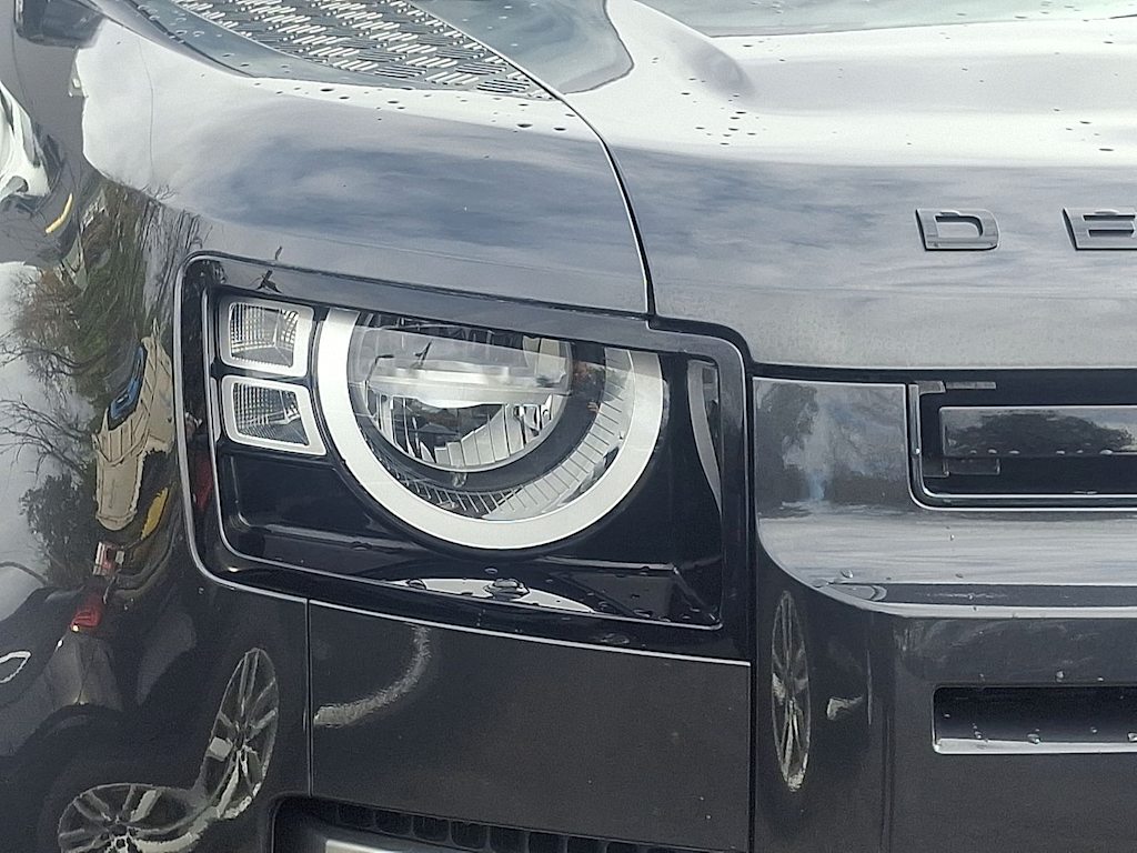 Thumbnail: 2023 Land Rover Defender - 28