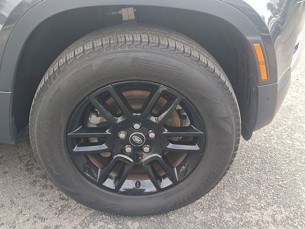 Thumbnail: 2023 Land Rover Defender - 8