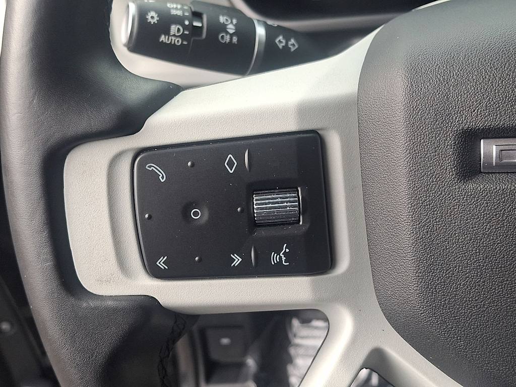 Thumbnail: 2023 Land Rover Defender - 22