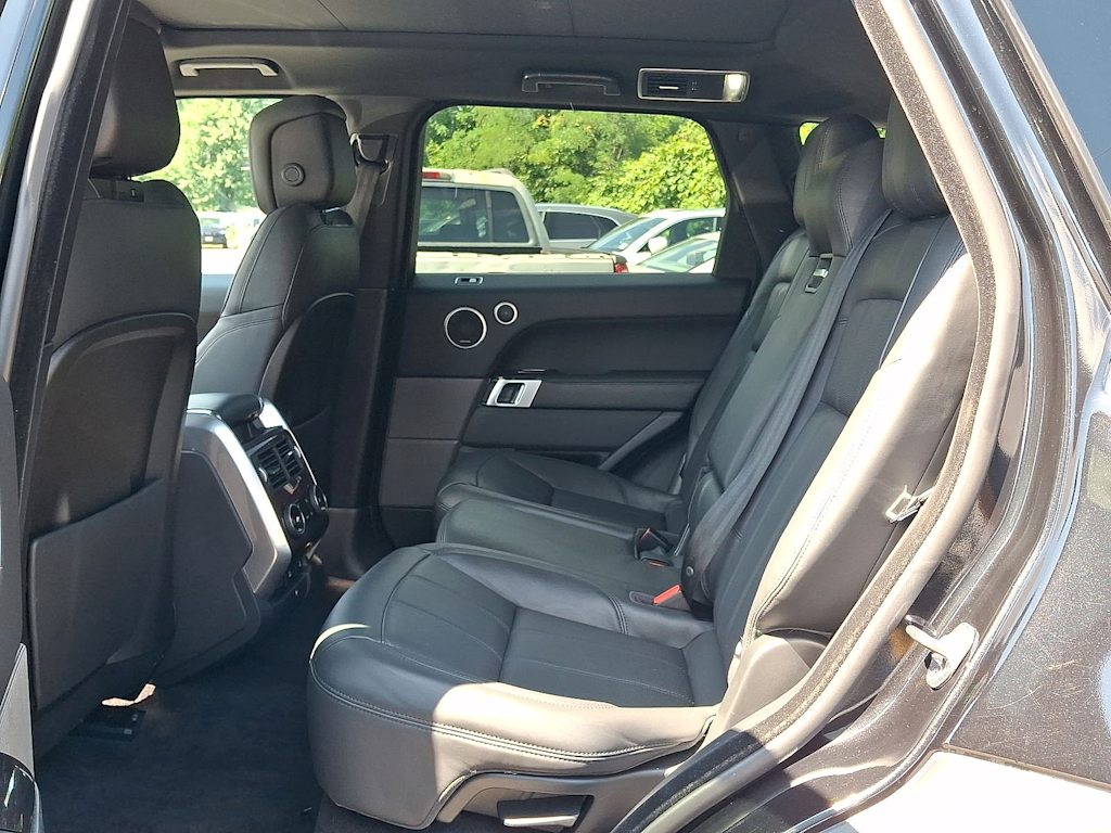Thumbnail: 2021 Land Rover Range Rover Sport - 23