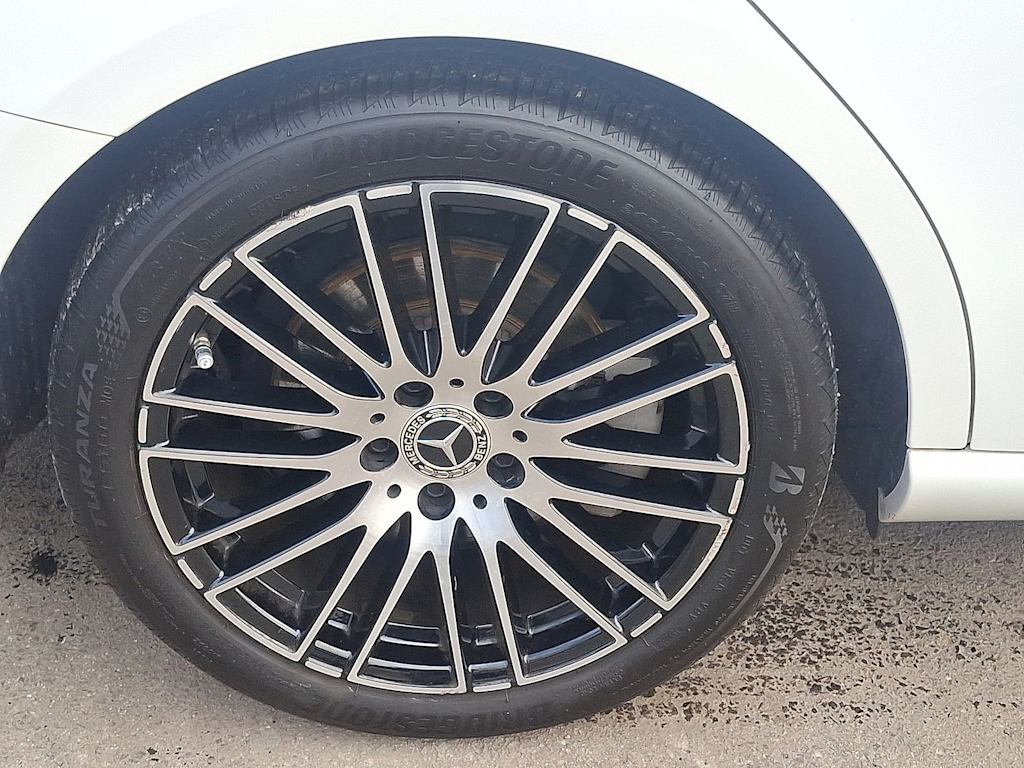 Thumbnail: 2023 Mercedes-Benz C-Class - 8