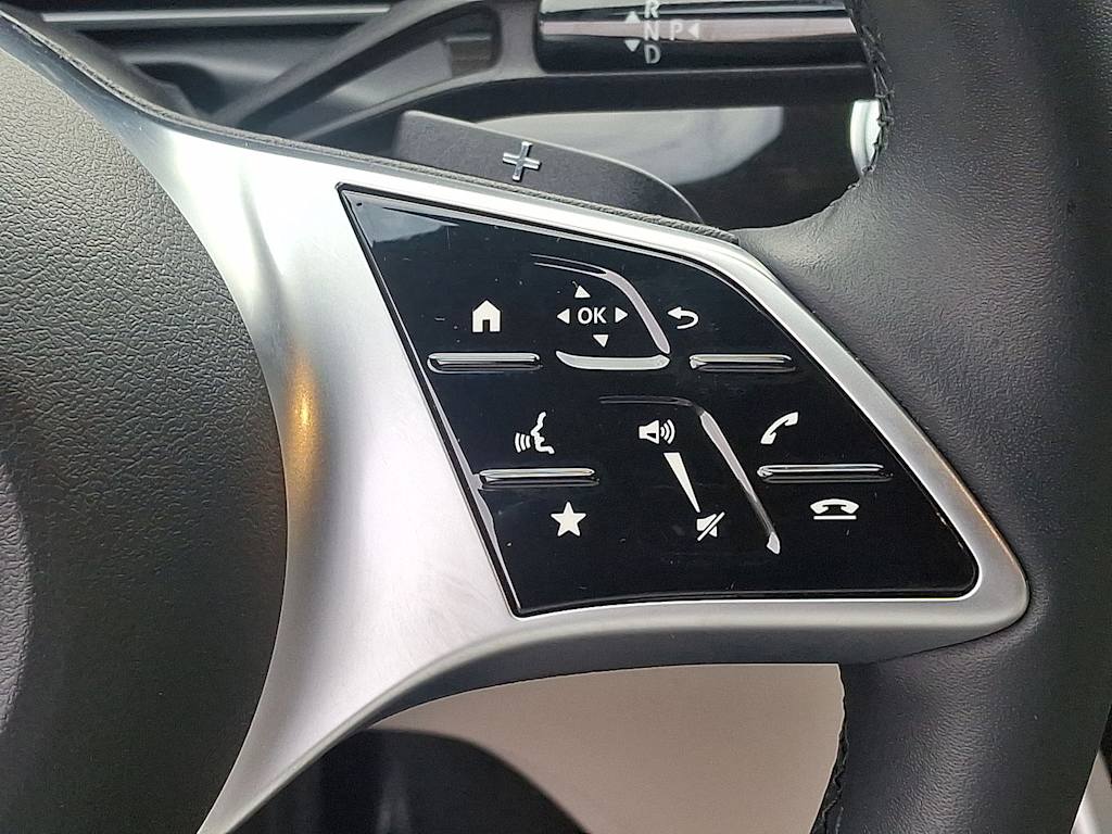 Thumbnail: 2023 Mercedes-Benz C-Class - 22