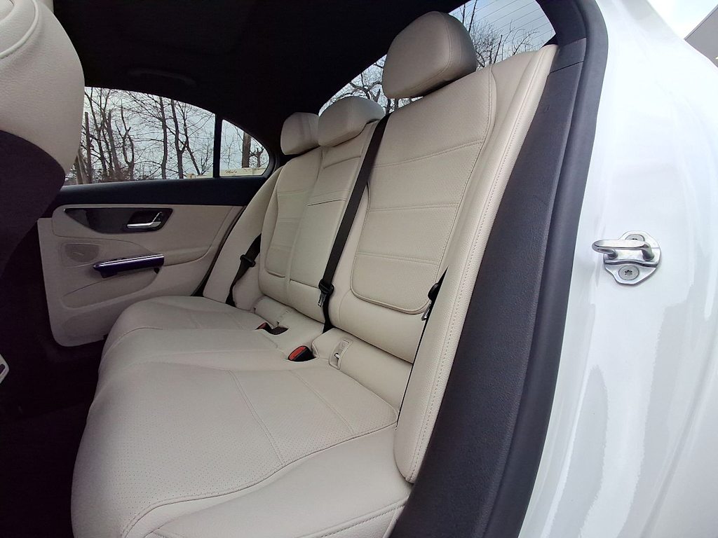 Thumbnail: 2023 Mercedes-Benz C-Class - 11