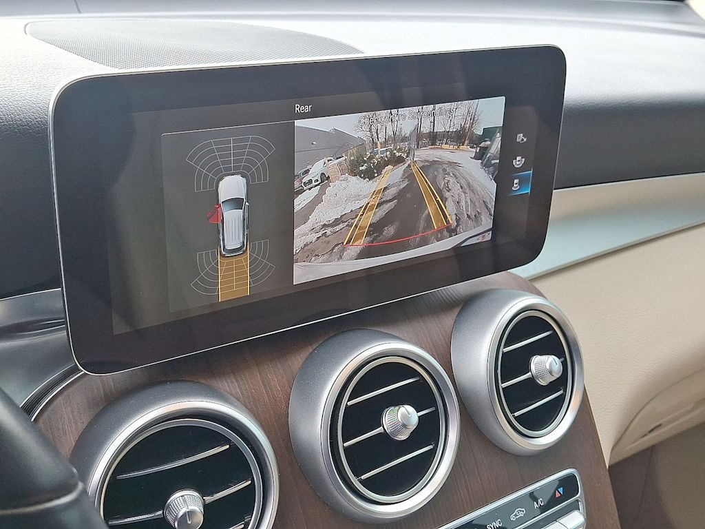 Thumbnail: 2022 Mercedes-Benz GLC - 20