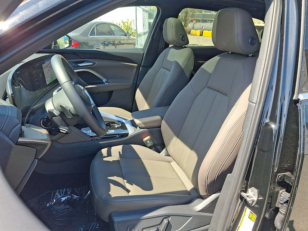 Thumbnail: 2025 Audi Q5 - 10