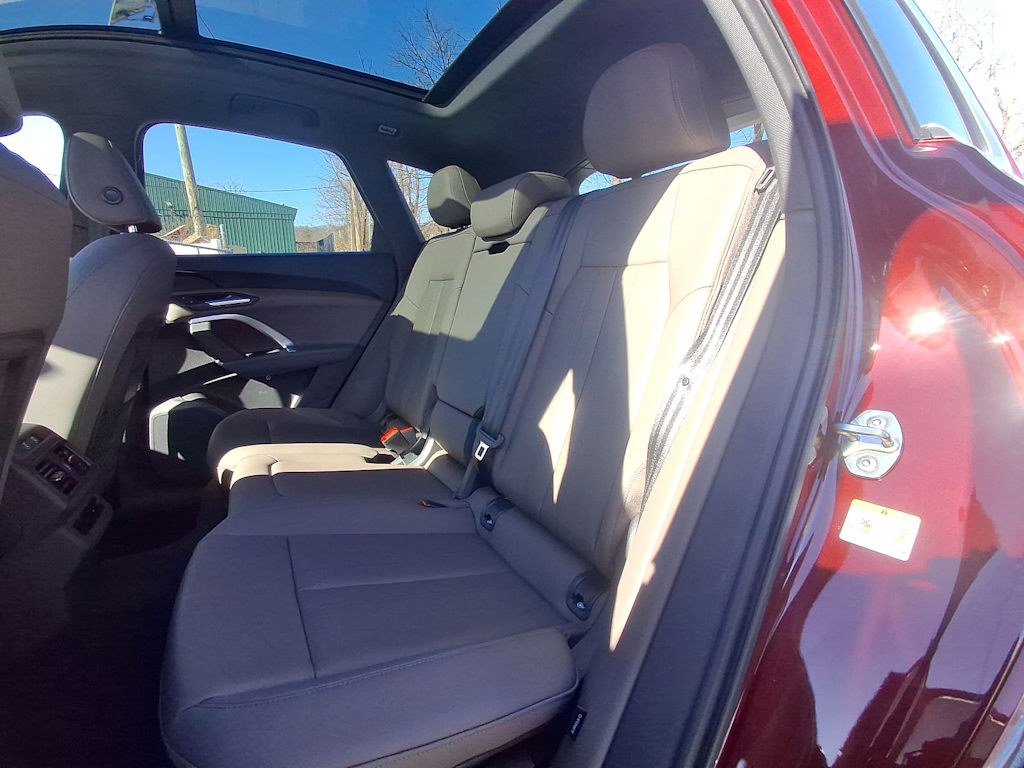 Thumbnail: 2025 Audi Q5 - 11