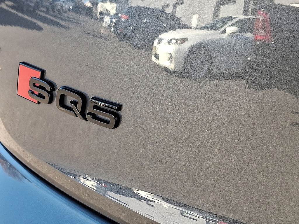 Thumbnail: 2023 Audi SQ5 - 7