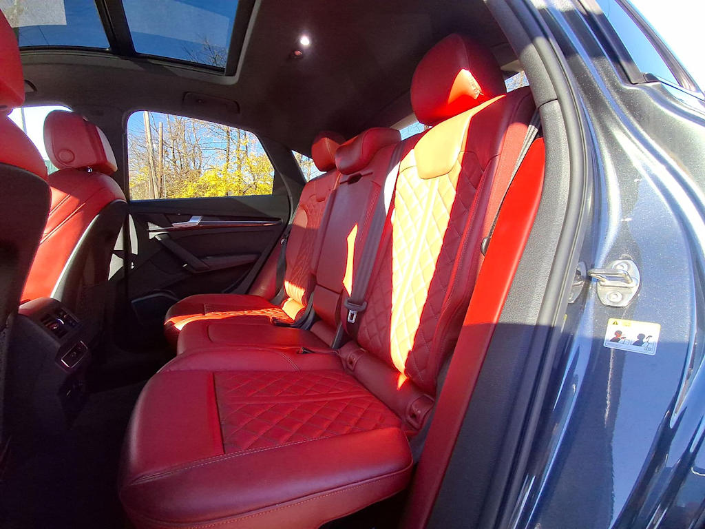 Thumbnail: 2023 Audi SQ5 - 11