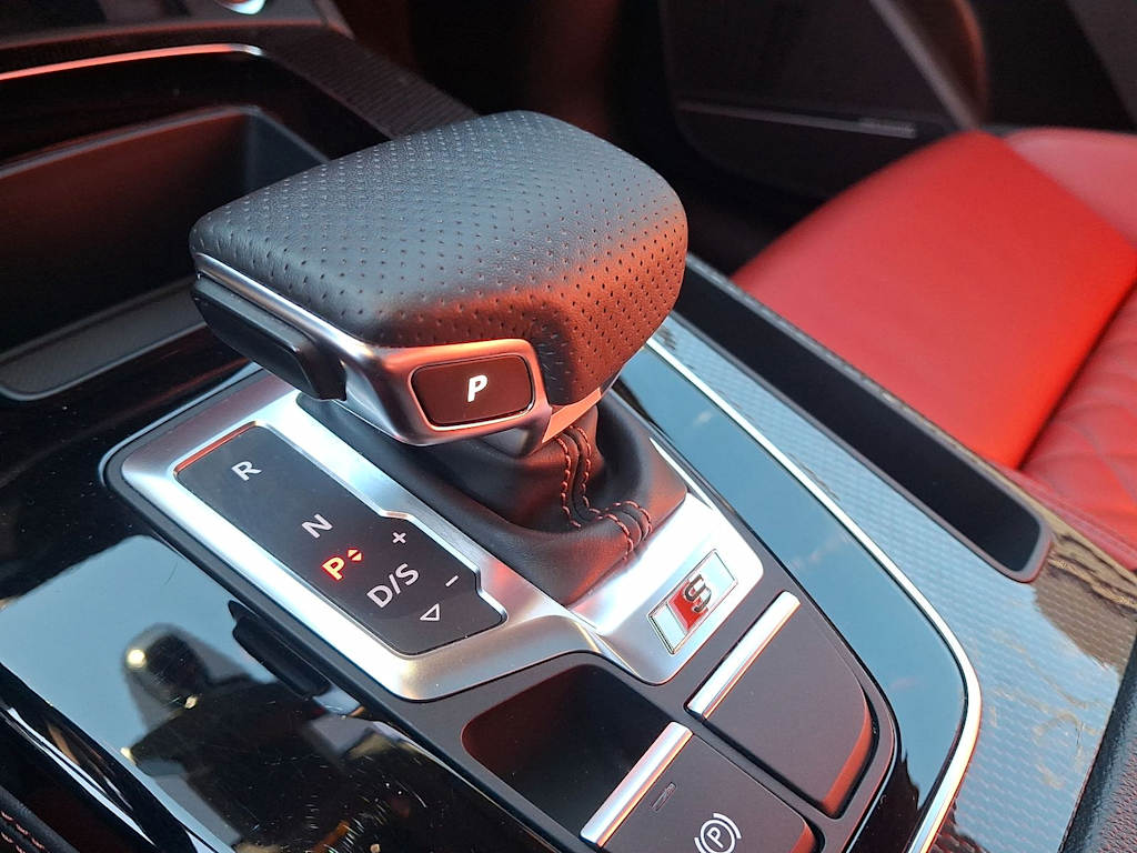 Thumbnail: 2023 Audi SQ5 - 13