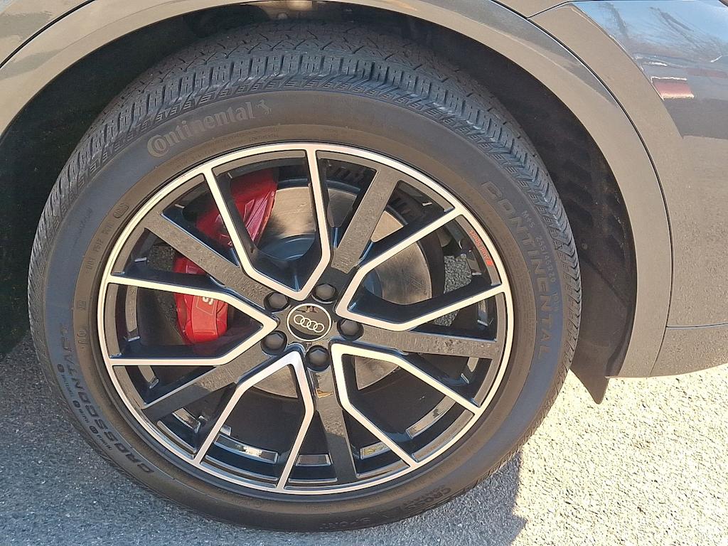 Thumbnail: 2023 Audi SQ5 - 8