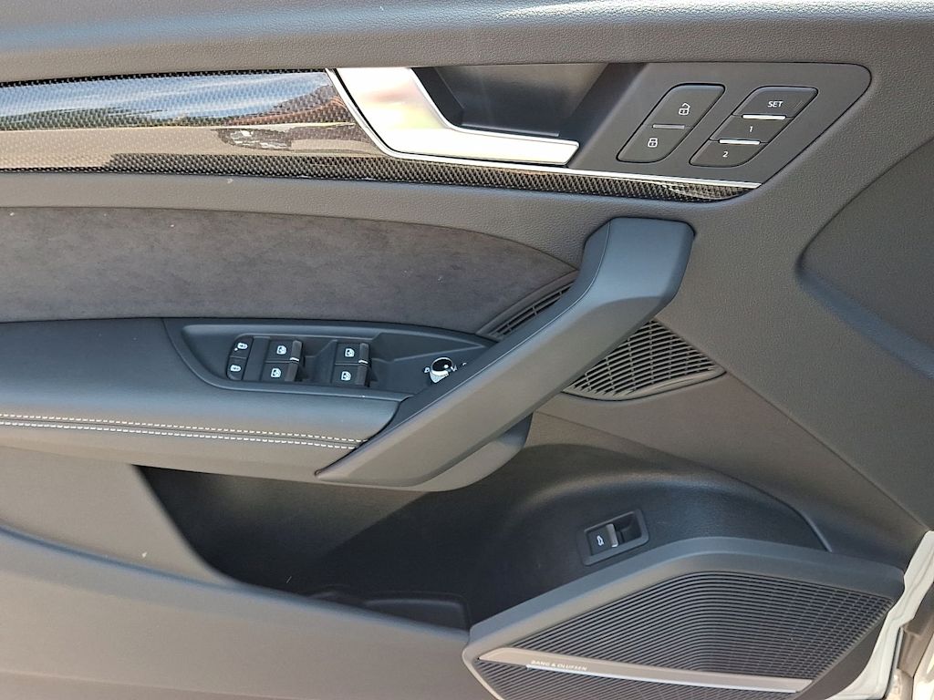 Thumbnail: 2023 Audi SQ5 - 24
