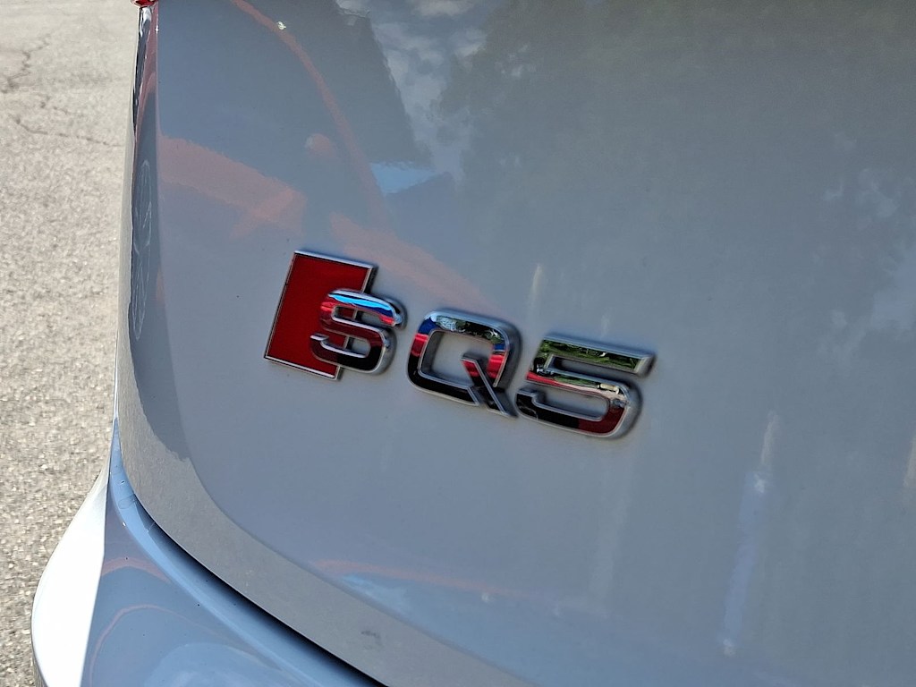 Thumbnail: 2023 Audi SQ5 - 7