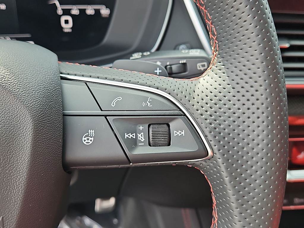 Thumbnail: 2025 Audi SQ5 - 23