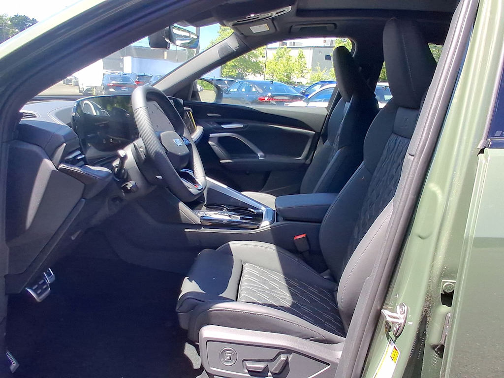 Thumbnail: 2026 Audi SQ5 - 8