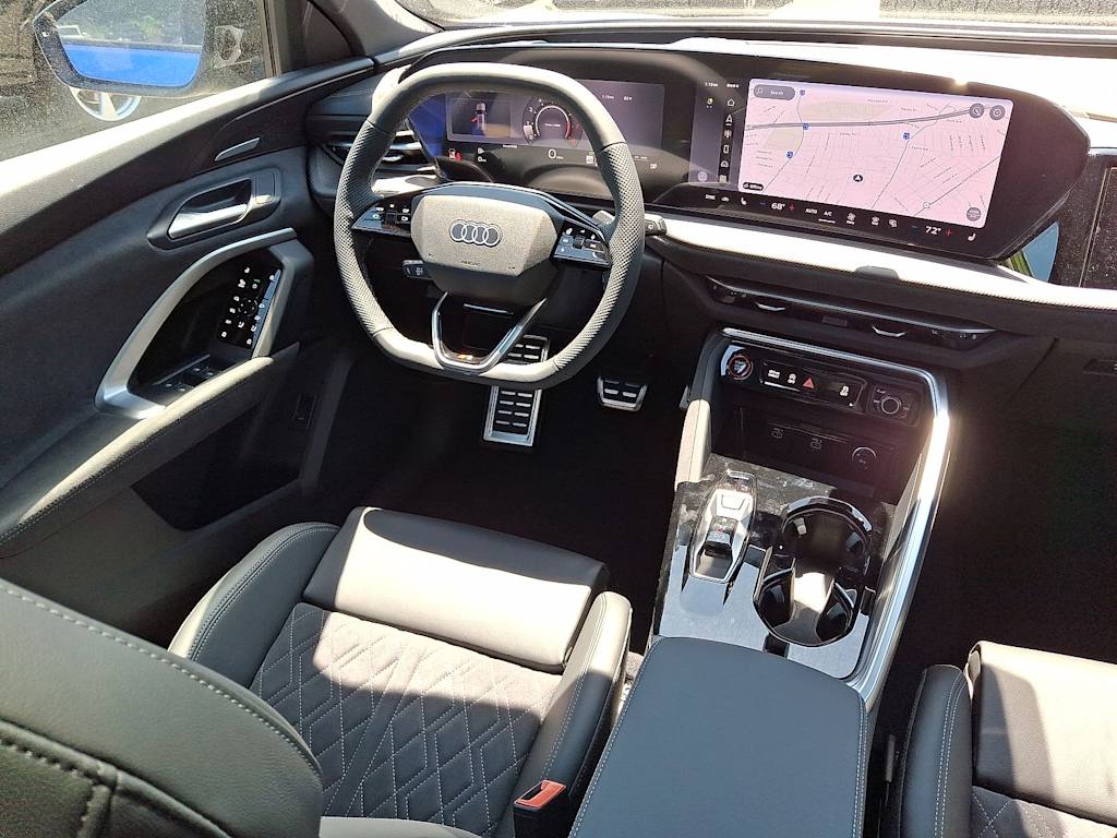Thumbnail: 2026 Audi SQ5 - 11