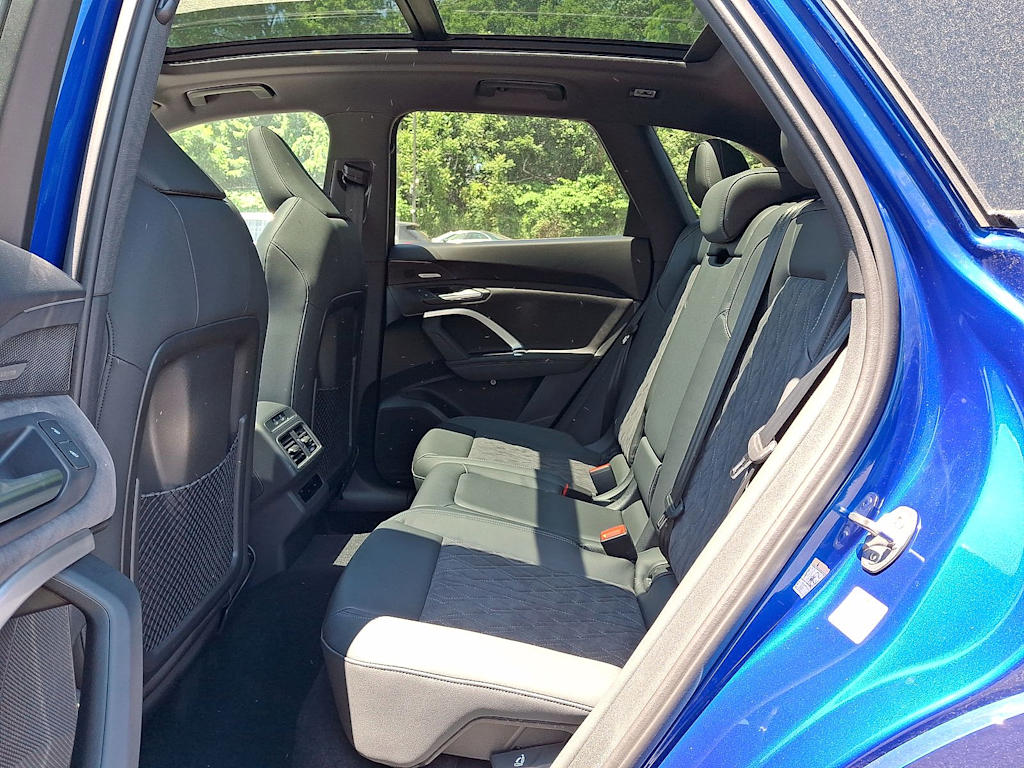 Thumbnail: 2026 Audi SQ5 - 22