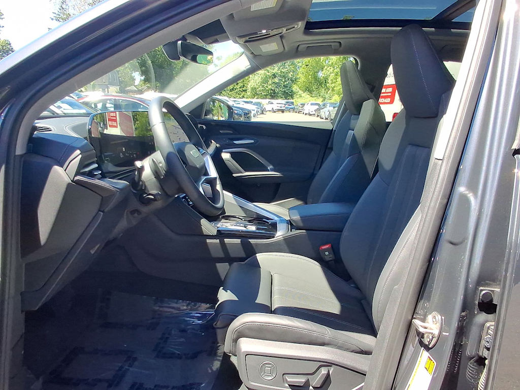 Thumbnail: 2025 Audi Q5 - 10
