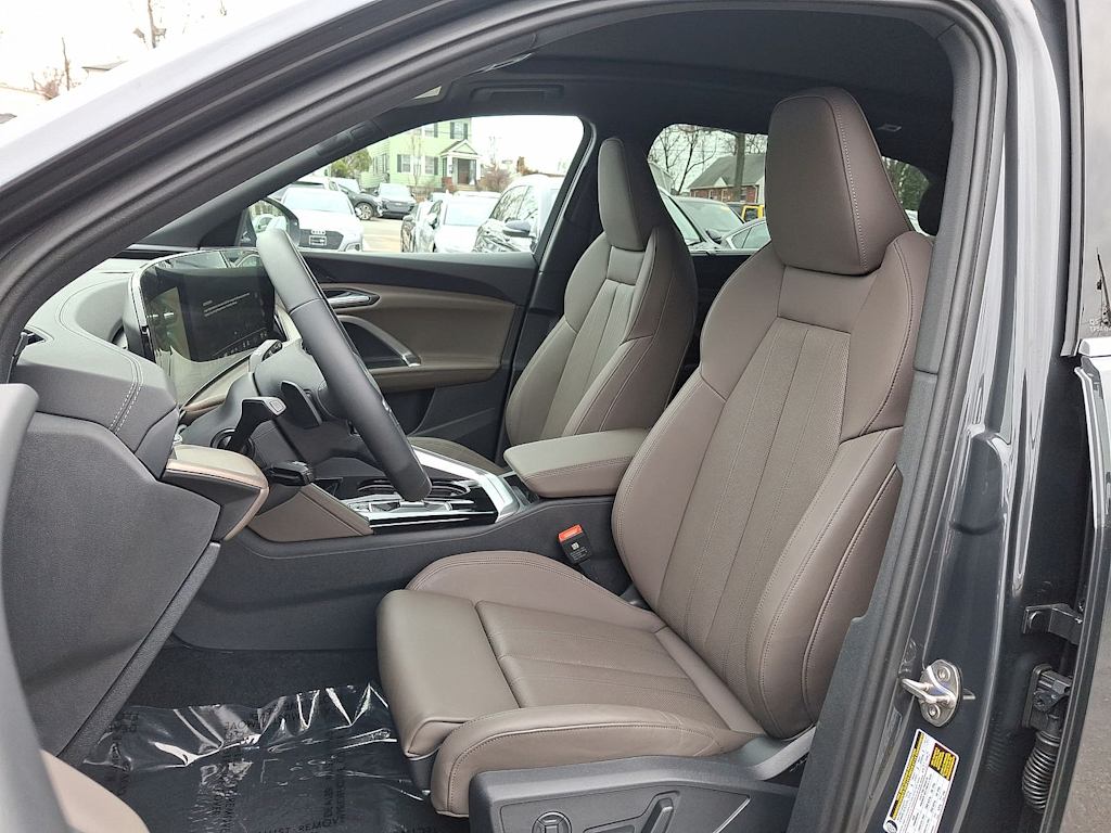 Thumbnail: 2025 Audi Q5 - 10