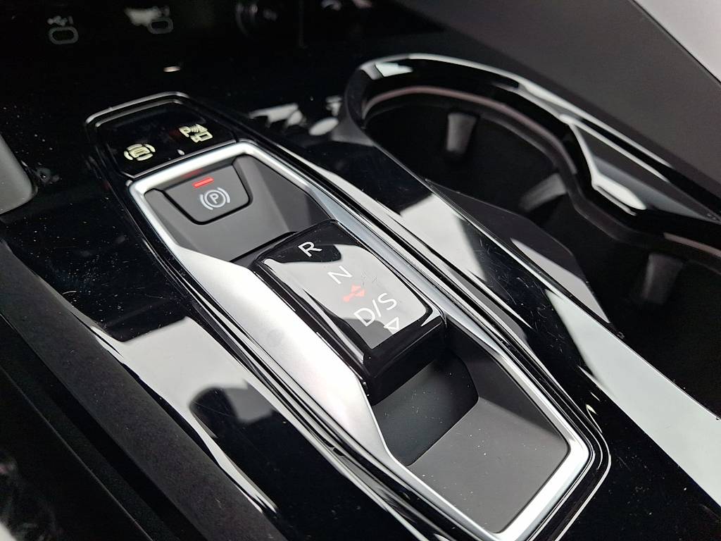 Thumbnail: 2025 Audi Q5 - 13