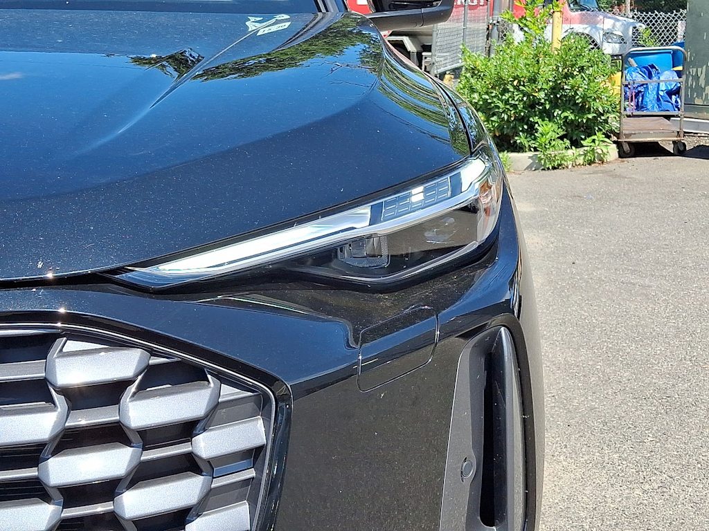 Thumbnail: 2025 Audi Q5 - 33