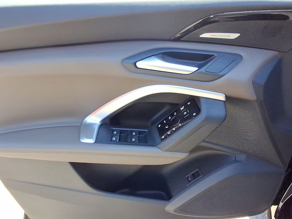 Thumbnail: 2025 Audi Q5 - 23
