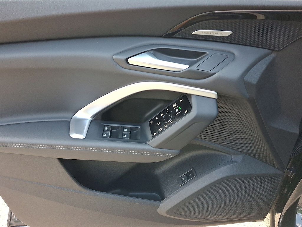 Thumbnail: 2025 Audi Q5 - 25